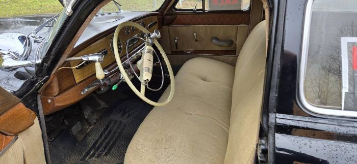 Hudson-Sedan-1949-Black-Tan-9