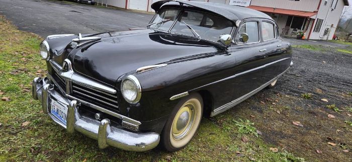 Hudson-Sedan-1949-Black-Tan
