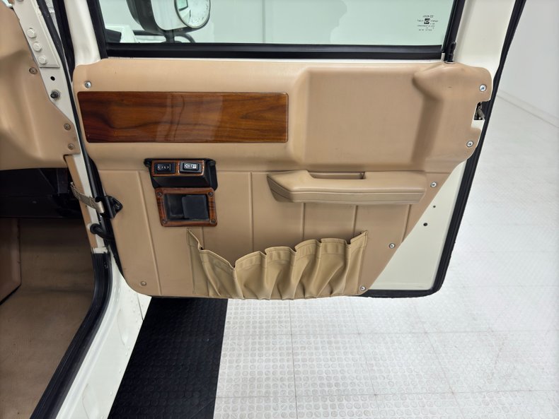Hummer-1995-White-Tan-10