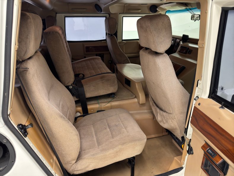 Hummer-1995-White-Tan-13