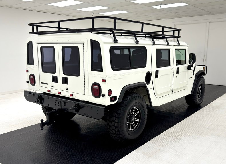 Hummer-1995-White-Tan-16