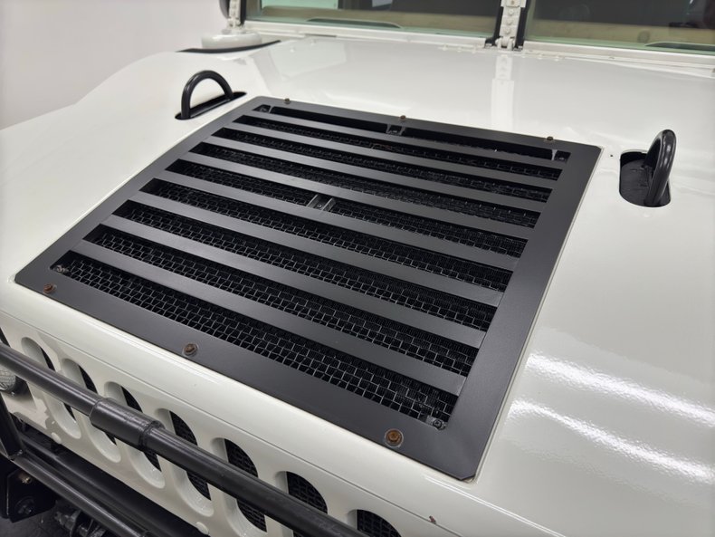 Hummer-1995-White-Tan-21