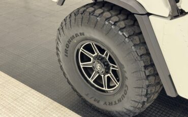Hummer-1995-White-Tan-22