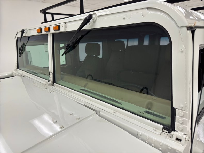Hummer-1995-White-Tan-24