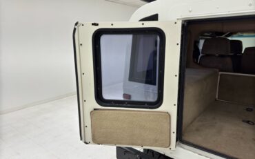 Hummer-1995-White-Tan-37