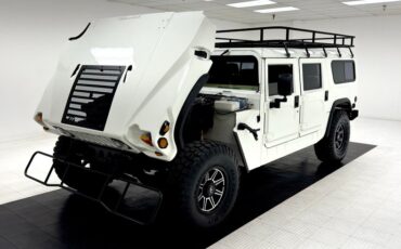 Hummer-1995-White-Tan