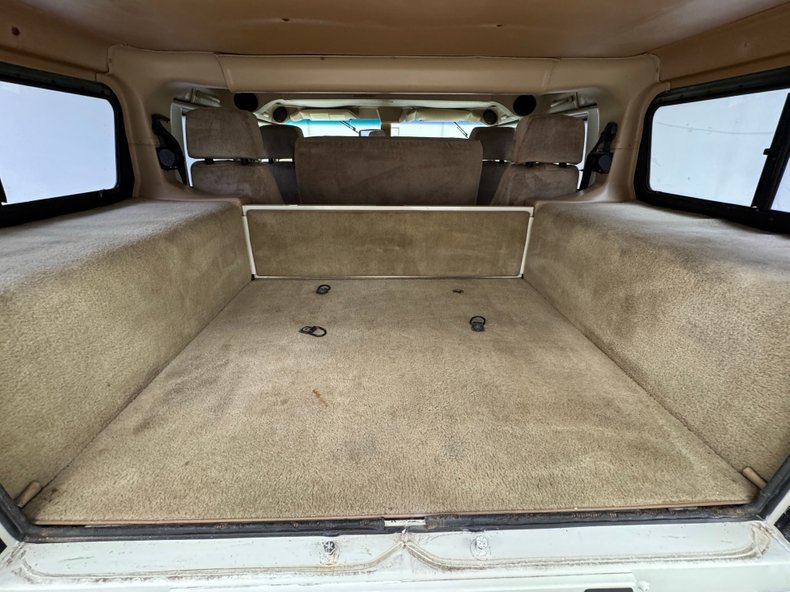 Hummer-1995-White-Tan-39