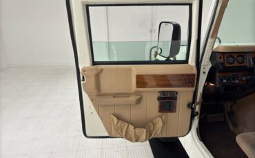 Hummer-1995-White-Tan-41