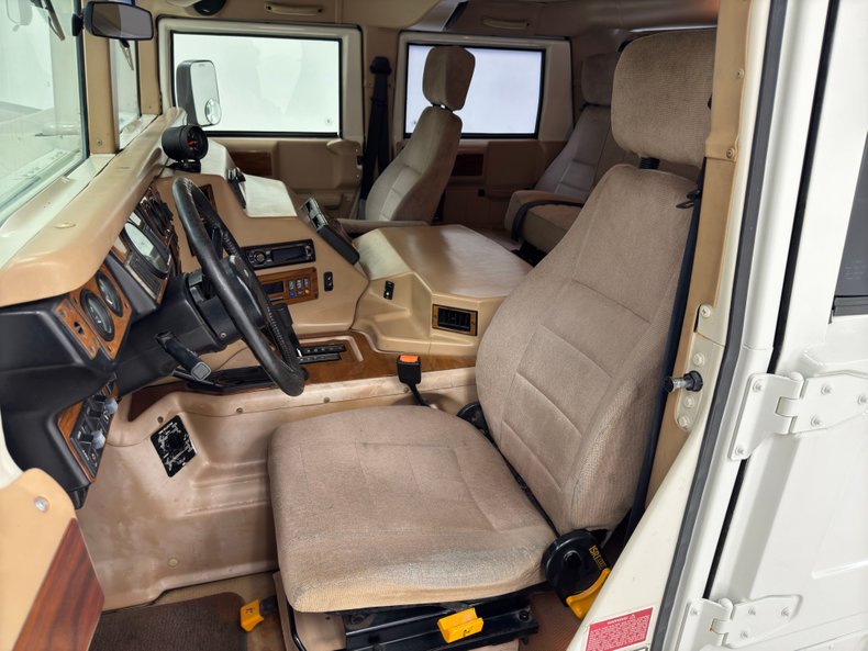Hummer-1995-White-Tan-44