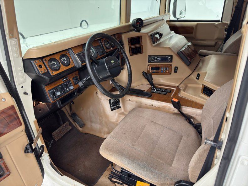 Hummer-1995-White-Tan-45