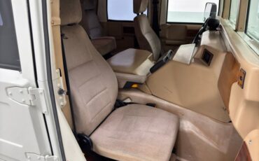 Hummer-1995-White-Tan-47