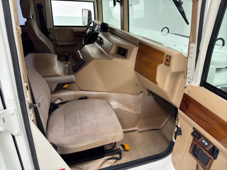 Hummer-1995-White-Tan-48