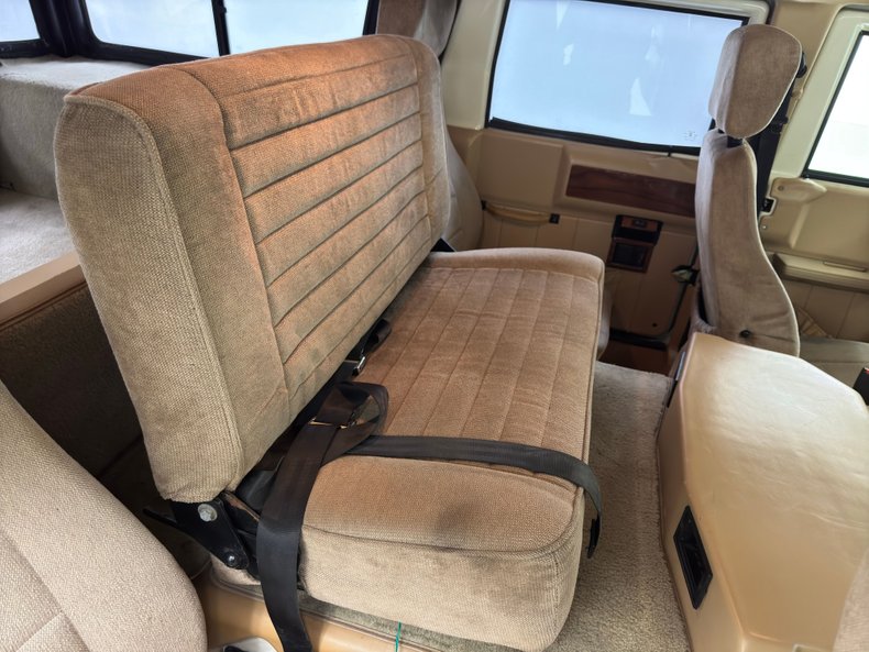 Hummer-1995-White-Tan-8