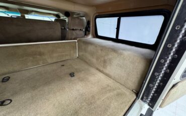 Hummer-1995-White-Tan-9