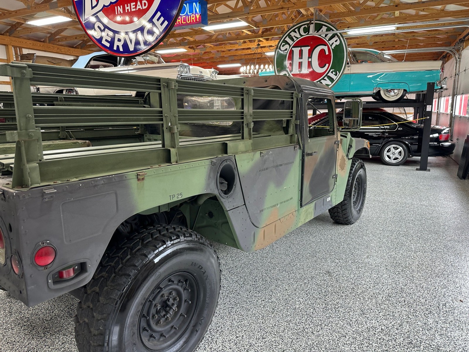 Hummer-Military-1992-Pickup-Truck-27