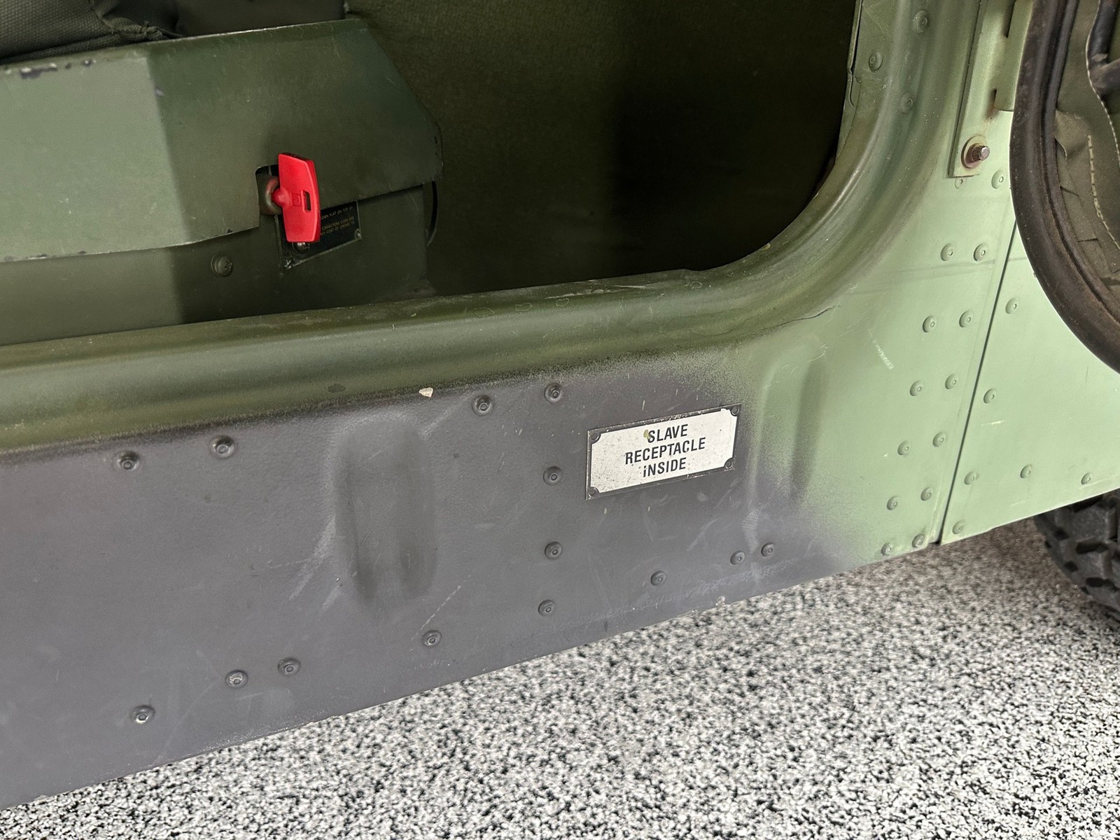 Hummer-Military-1992-Pickup-Truck-32