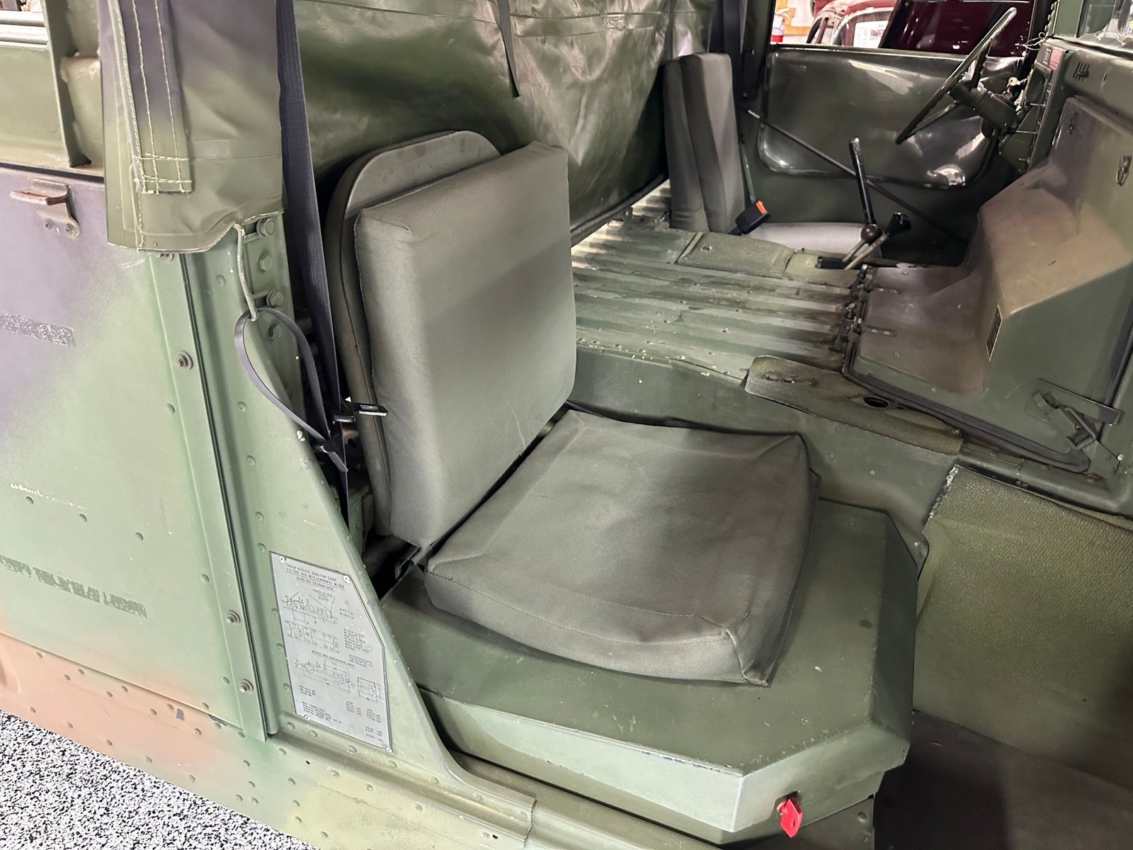 Hummer-Military-1992-Pickup-Truck-33