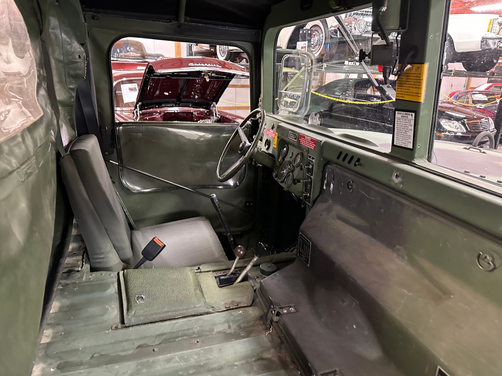 Hummer-Military-1992-Pickup-Truck-34