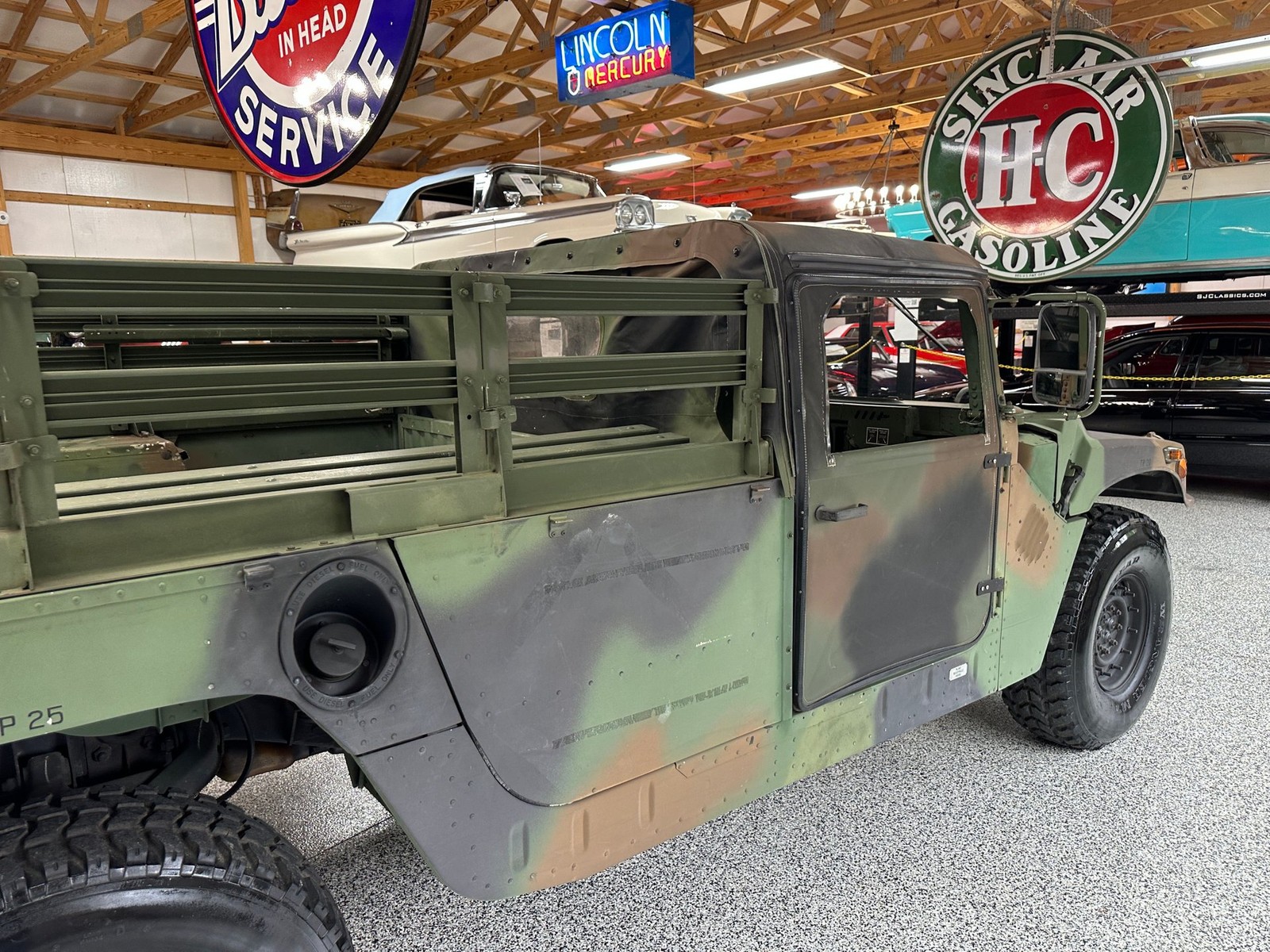 Hummer-Military-1992-Pickup-Truck-9