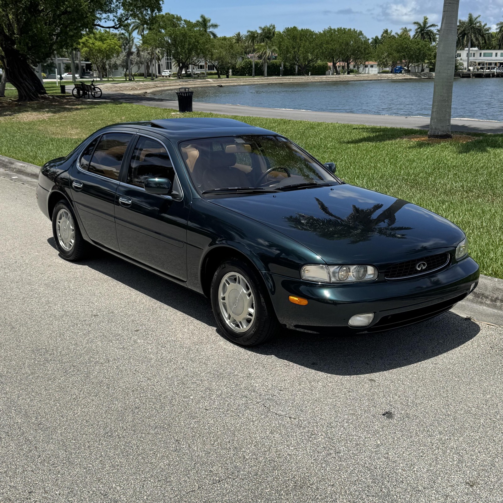 Infiniti-J30-1993-Sedan-1