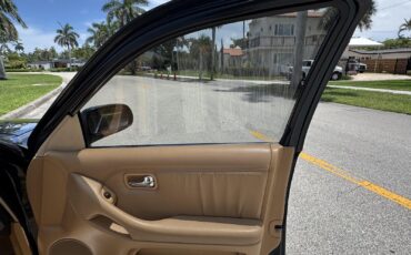 Infiniti-J30-1993-Sedan-14