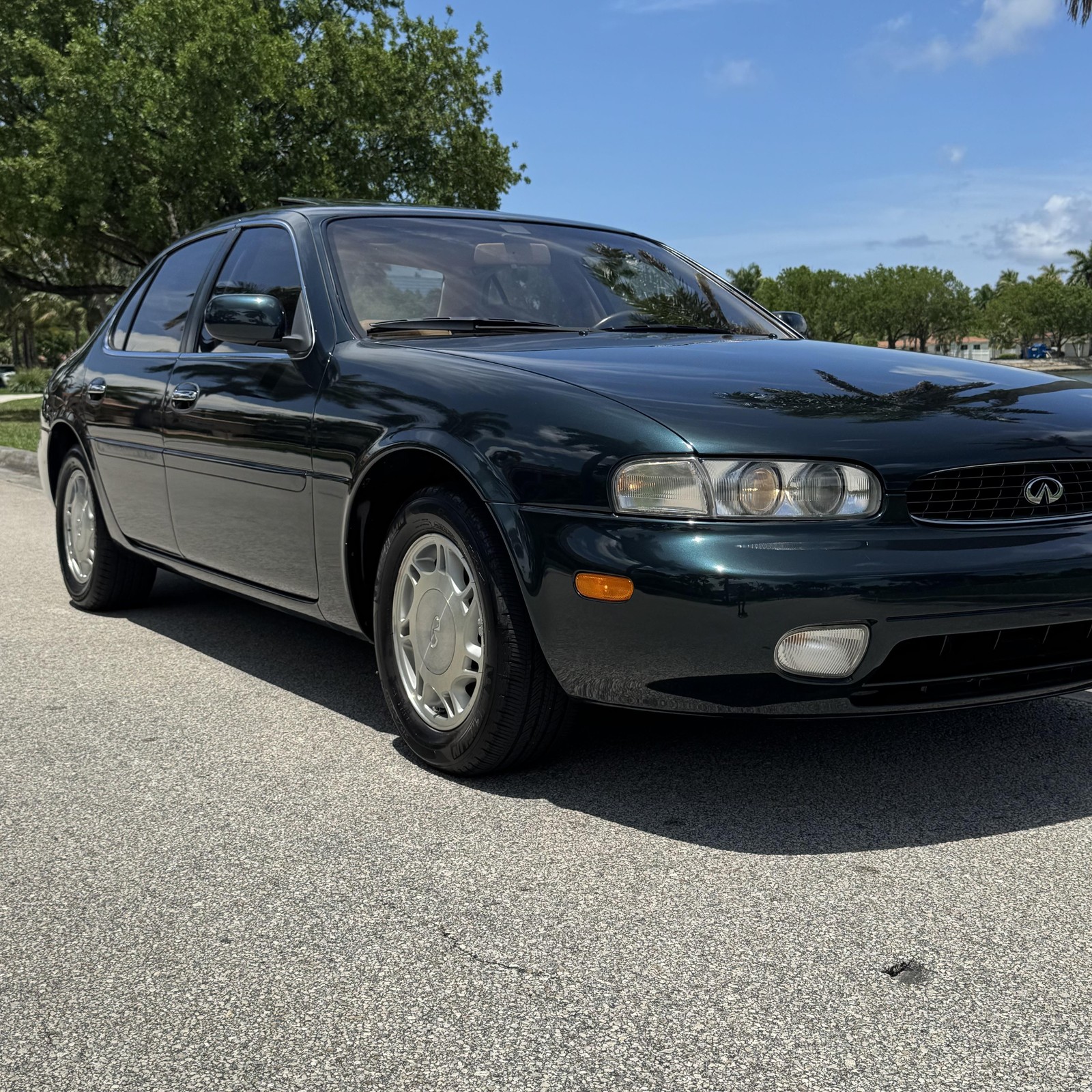 Infiniti-J30-1993-Sedan-2