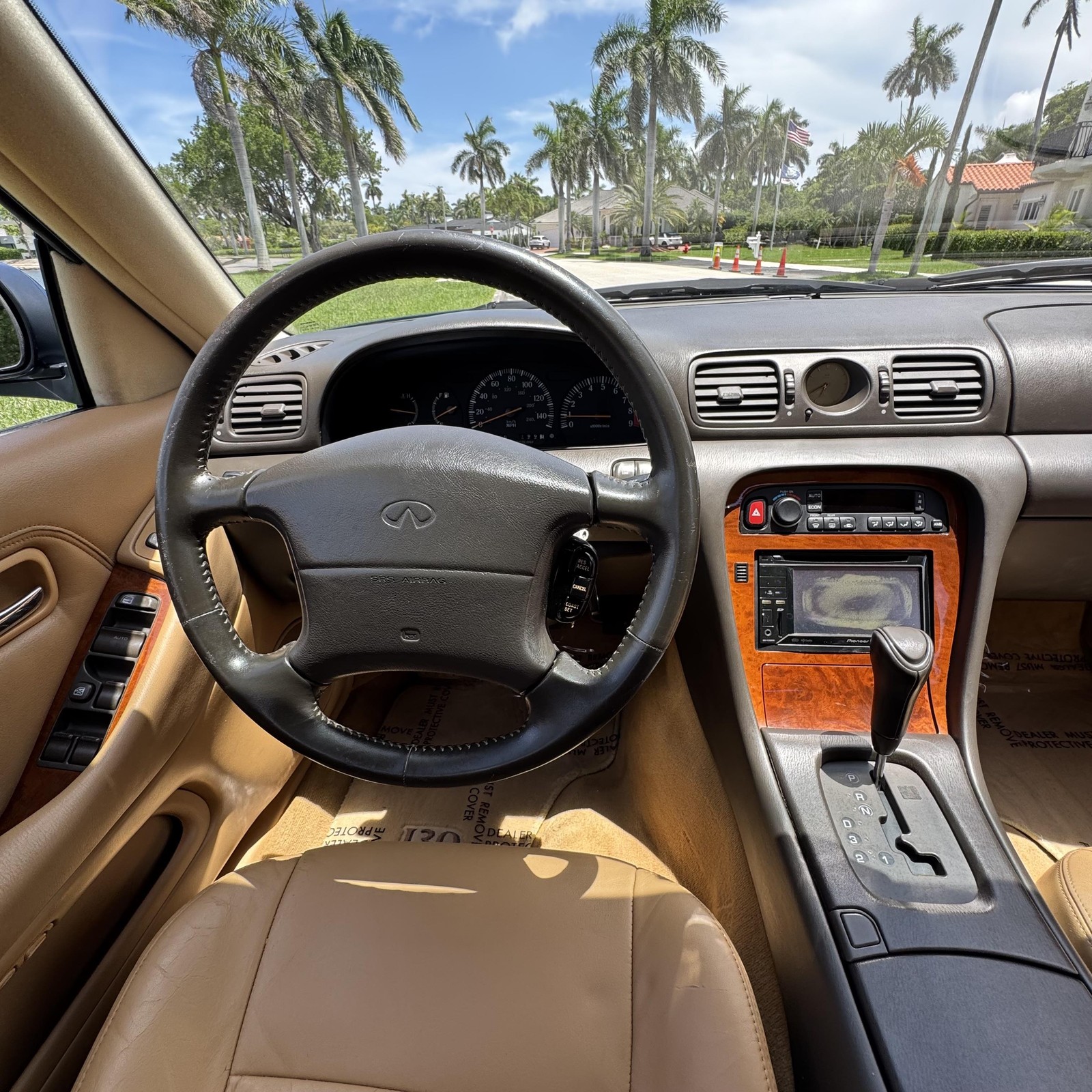 Infiniti-J30-1993-Sedan-23