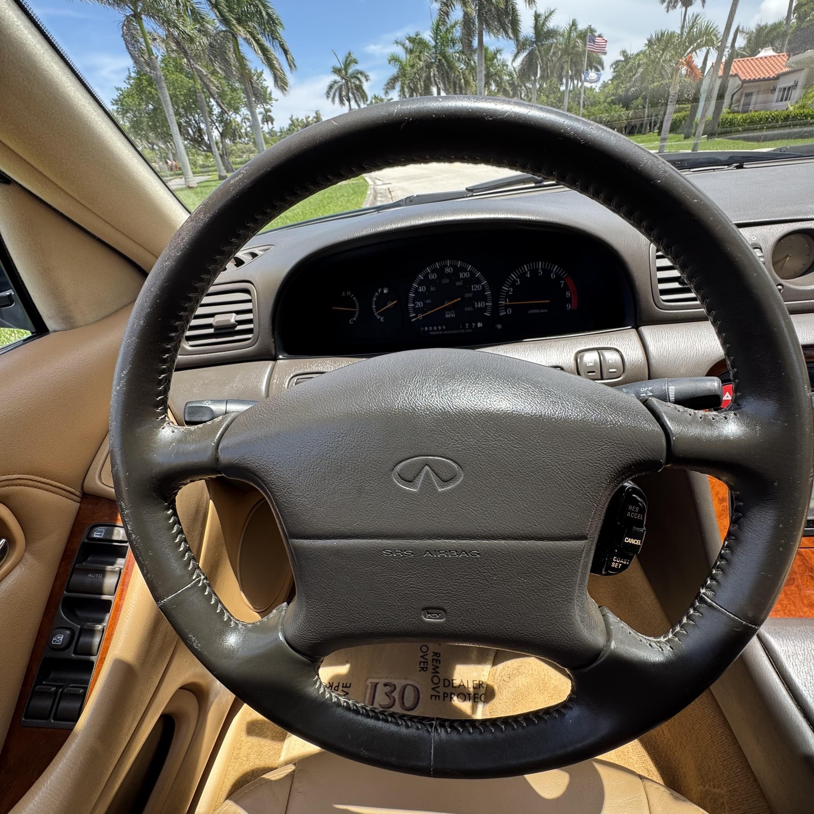 Infiniti-J30-1993-Sedan-24