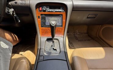 Infiniti-J30-1993-Sedan-26