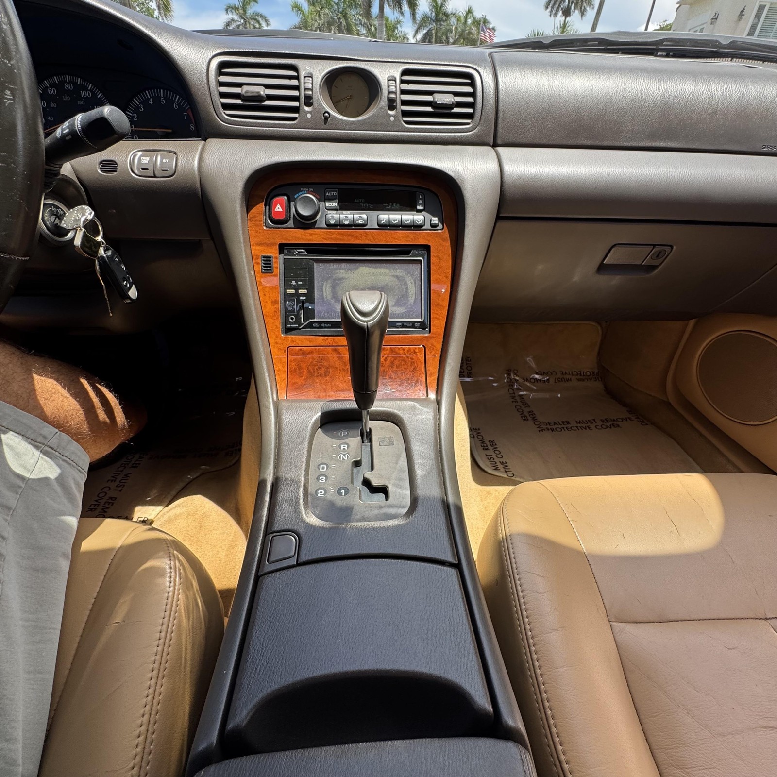 Infiniti-J30-1993-Sedan-26
