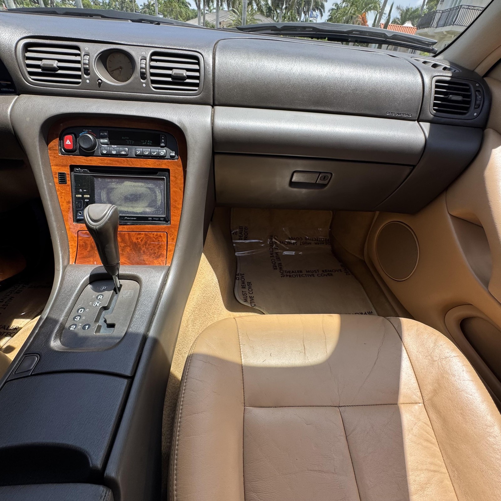 Infiniti-J30-1993-Sedan-27