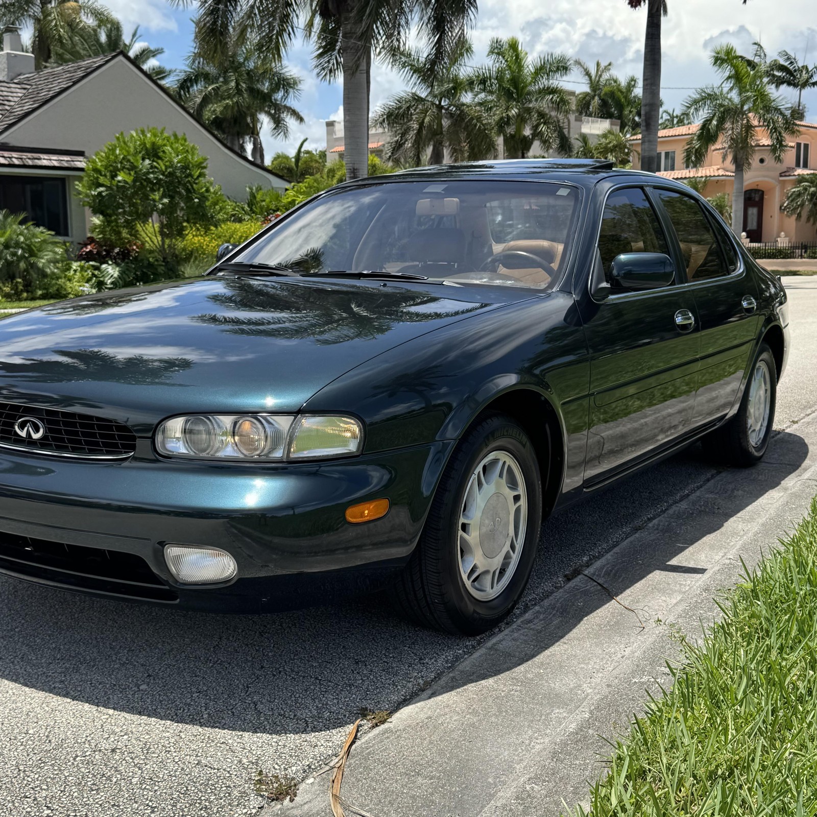 Infiniti-J30-1993-Sedan-4