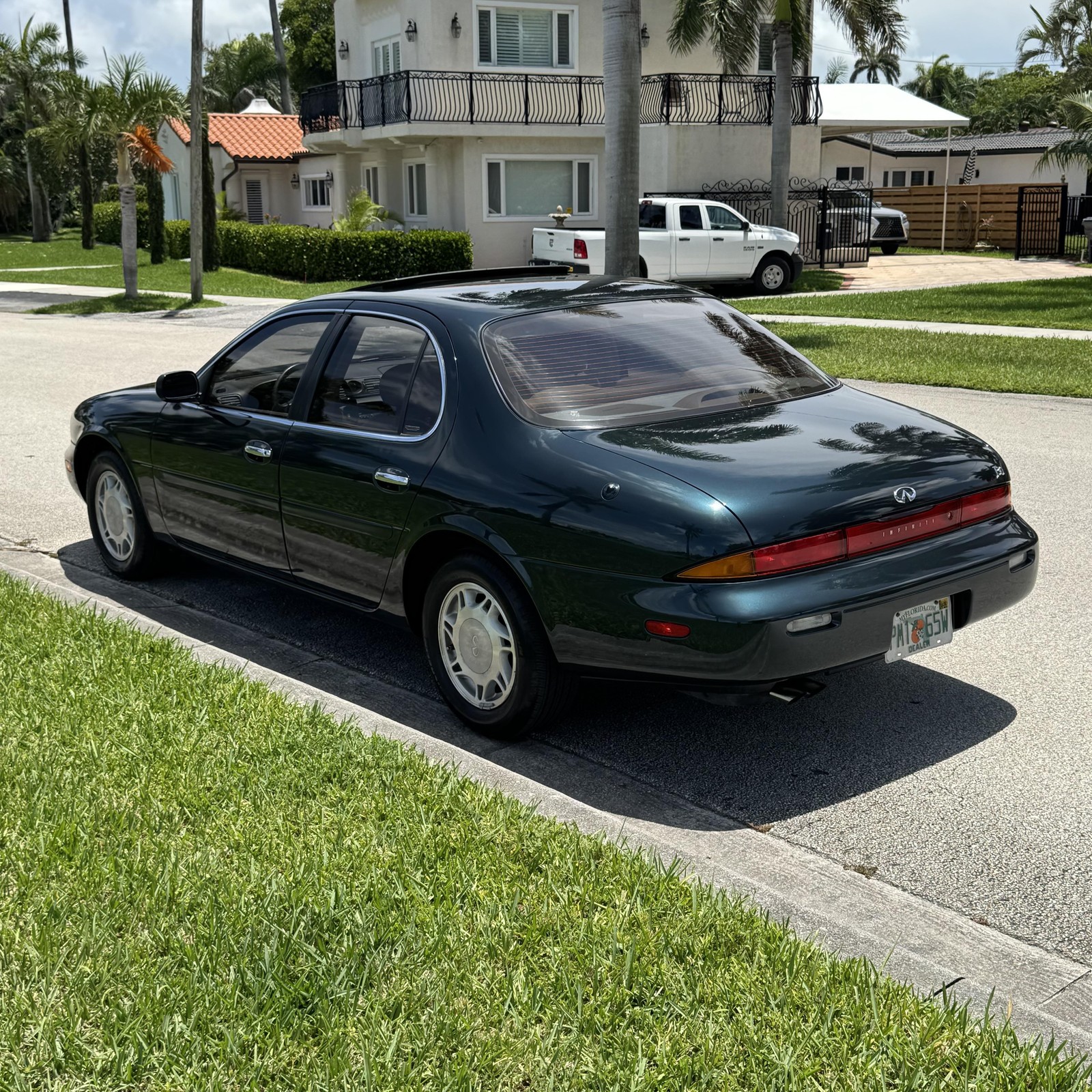 Infiniti-J30-1993-Sedan-7