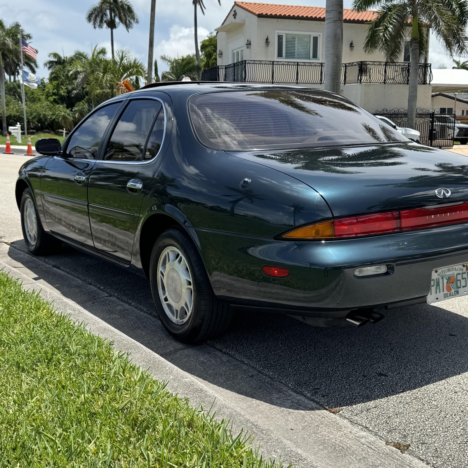 Infiniti-J30-1993-Sedan-8