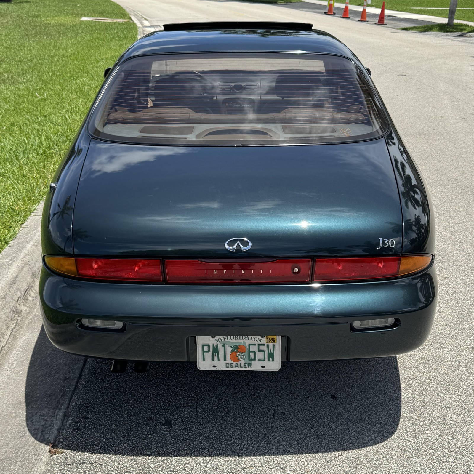 Infiniti-J30-1993-Sedan-9