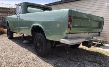 International-1210-1971-Green-Black-11