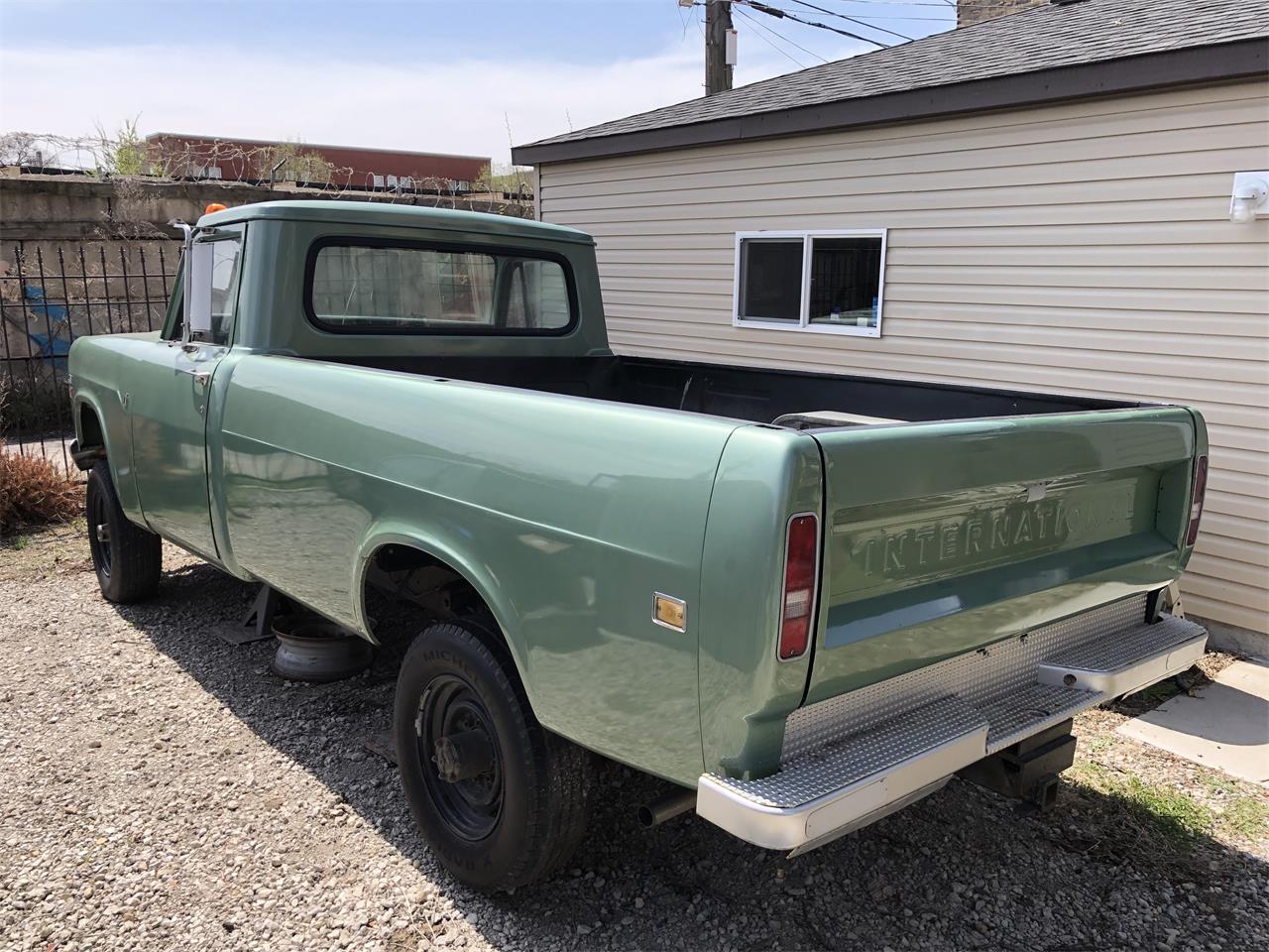 International-1210-1971-Green-Black-12
