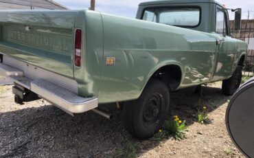 International-1210-1971-Green-Black-13