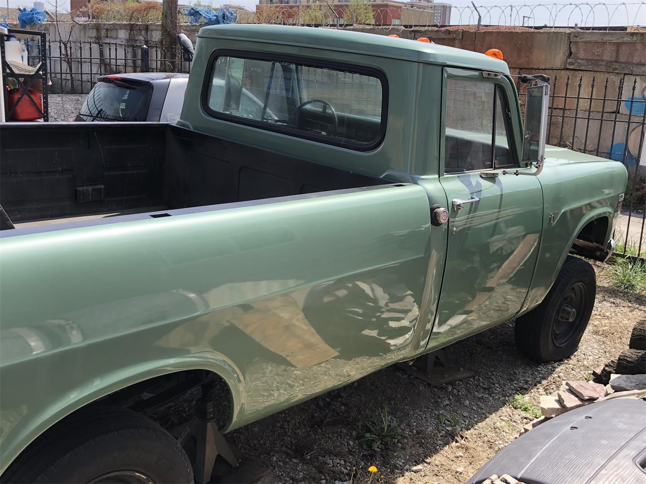International-1210-1971-Green-Black-8