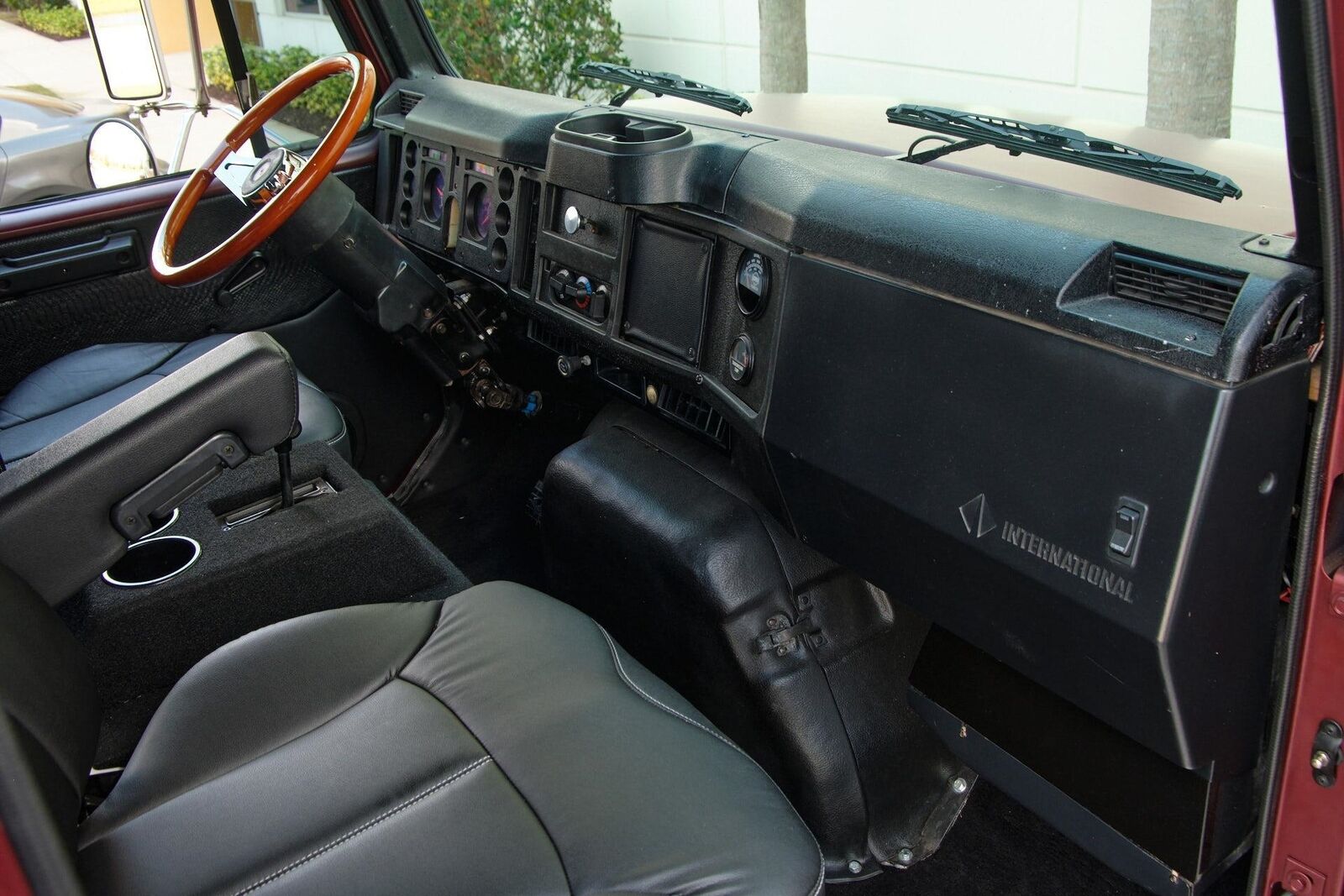 International-4700-1993-Truck-10