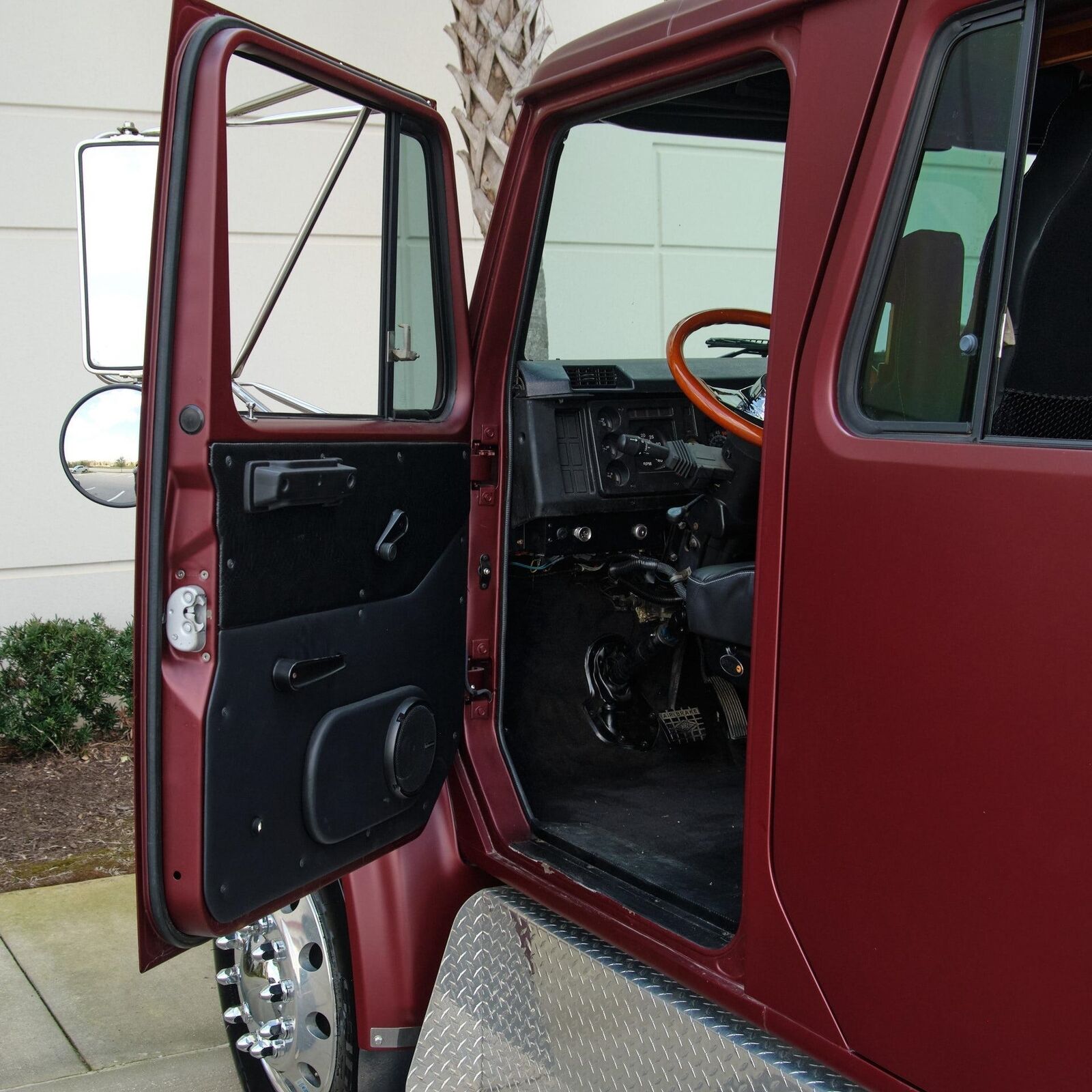 International-4700-1993-Truck-28