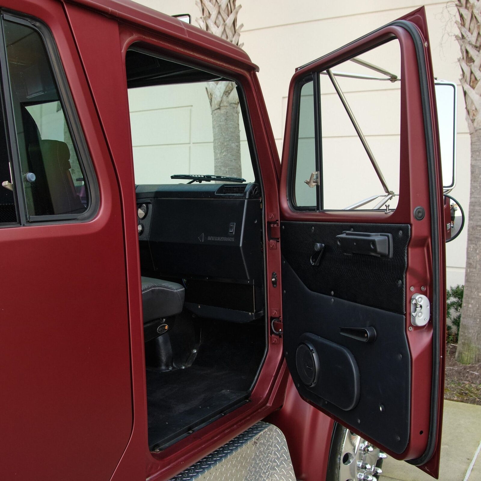 International-4700-1993-Truck-35
