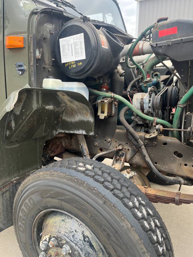 International-4700-diesel-1993-green-1