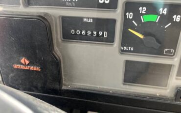International-4700-diesel-1993-green-22