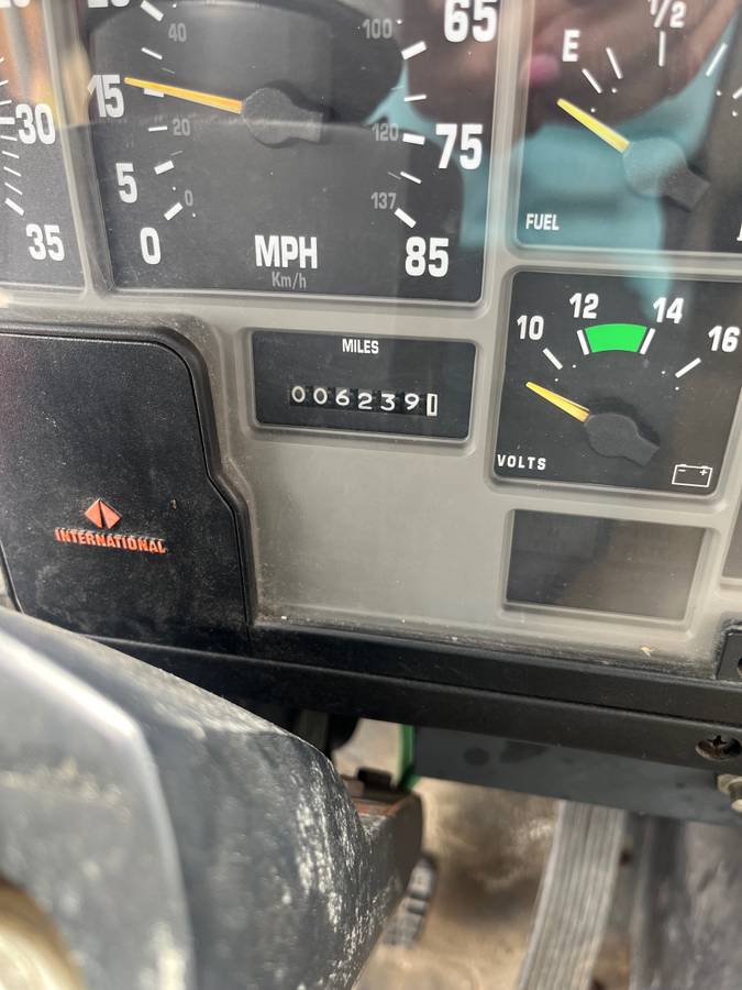 International-4700-diesel-1993-green-22