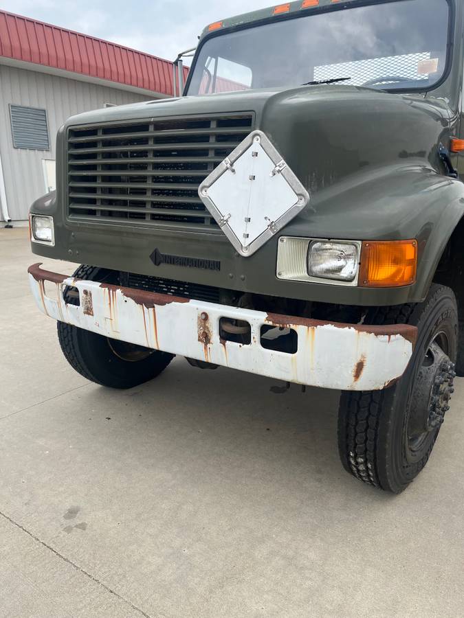 International-4700-diesel-1993-green-4