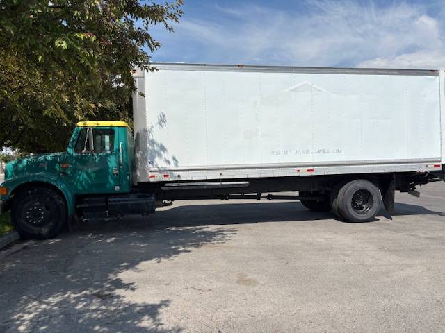 International-4900-diesel-1995-green-4