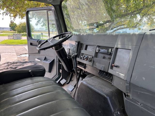 International-4900-diesel-1995-green-5