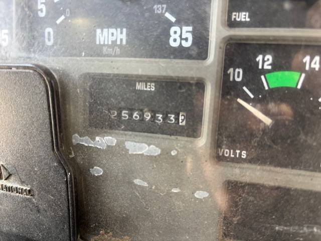 International-4900-diesel-1995-green-7