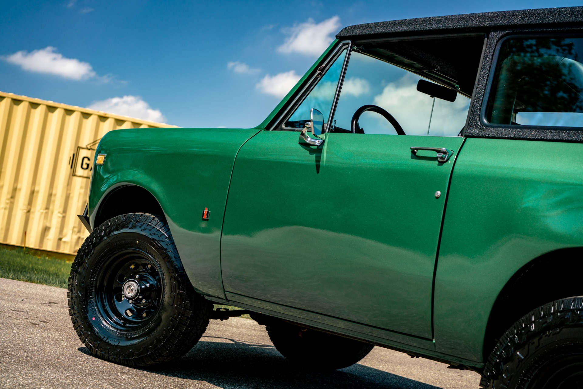 International-Scout-1975-Green-Black